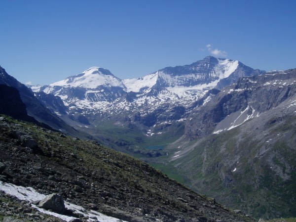 #5 La Grande Casse : Le versant nord de la Grand Casse est assez sec; des rochers affleurent dans le couloir des Italiens et la glace apparait dans la petite face nord La Grande Casse : Le versant nord de la Grand Casse est assez sec; des rochers affleurent dans le couloir des Italiens et la glace apparait dans la petite face nord