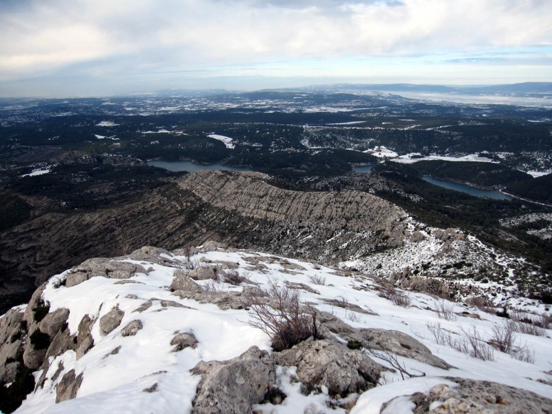 #2 Vue vers le lac du Bimont : La Provence sous la neige, c Vue vers le lac du Bimont : La Provence sous la neige, c'est pas tout les jours... et c'est bientôt fini