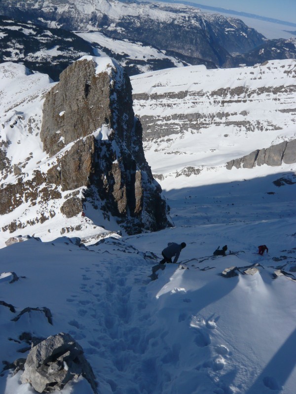 #2 Le couloir sous le sommet : Le couloir passe bien en crampons Le couloir sous le sommet : Le couloir passe bien en crampons