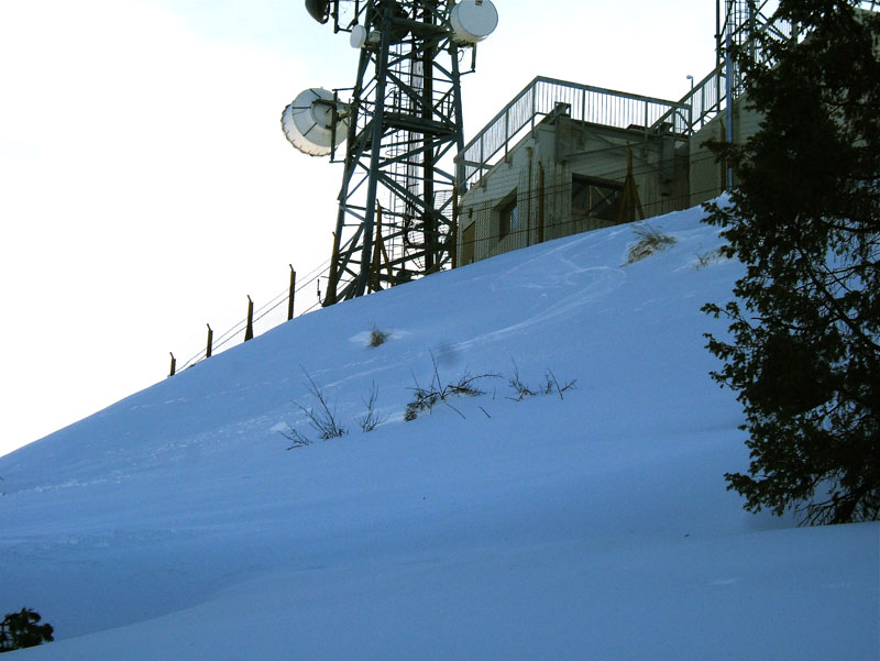 VIAL : 5m sous les antennes seul endroit en neige transformée dure.