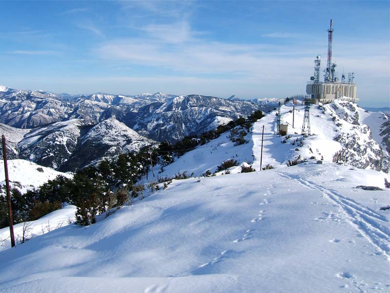 VIAL : Personne n'est venu vérifier le relais depuis longtemps, il y a des congères de plus d'un mètre dépaisseurs qui bloque la route.