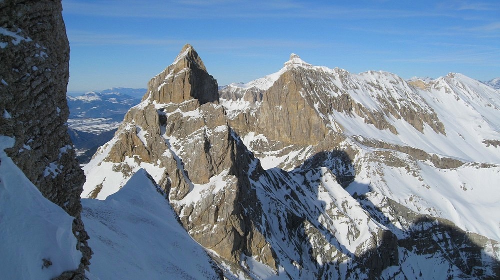 #12 Paysage typique : Roc de Garnesier, suivi de la Tête des Vachères avec Gd Ferrand derrière et la Rama à droite Paysage typique : Roc de Garnesier, suivi de la Tête des Vachères avec Gd Ferrand derrière et la Rama à droite