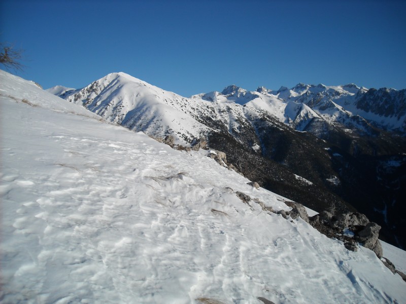 #1 arete E des Baus de la Frema : La croupe de montee a etee souflee arete E des Baus de la Frema : La croupe de montee a etee souflee