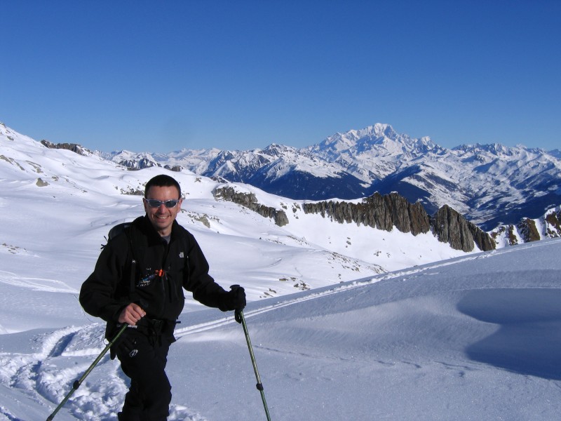 Pointe de la Balme : Philou, heureux d'être là sur fond de Mont-Blanc