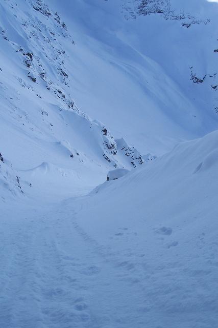 #2 Couloir : Un petit coup d Couloir : Un petit coup d'œil vers le bas. Ça devrait le faire...