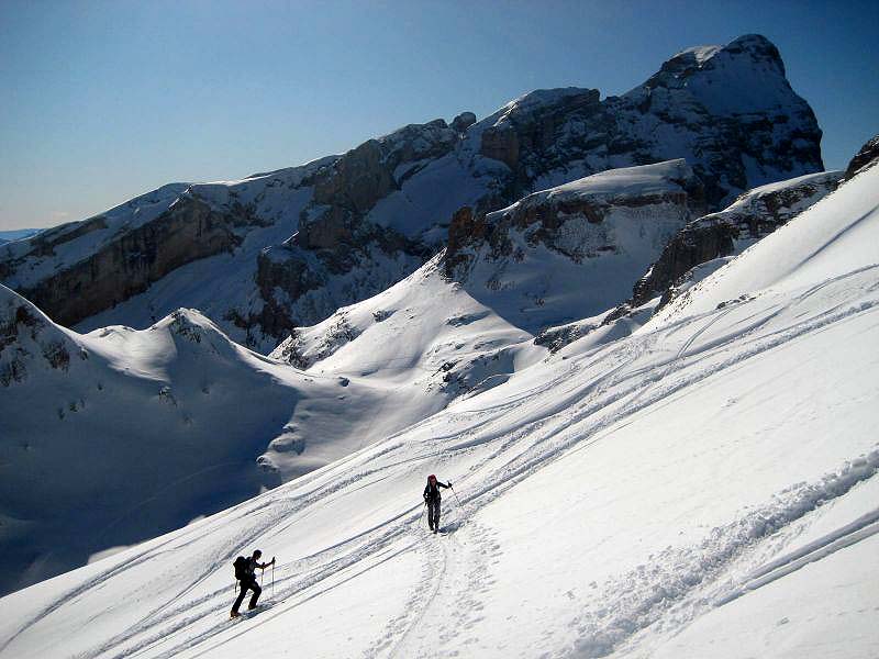 #4 Montée à la Tête de l Montée à la Tête de l'Aupet : Grand Ferrand derrière, et la fin de la face Ouest de l'Oriol sur la gauche.