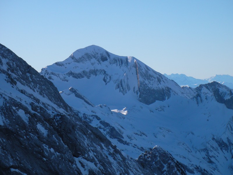 #7 Face Nord Charvin : La face Nord du Charvin est bien noire. Est-ce que ça passe? Face Nord Charvin : La face Nord du Charvin est bien noire. Est-ce que ça passe?