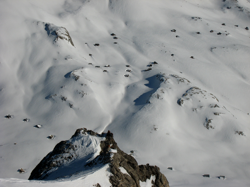 #6 Chalets de Furfande : vue plongeante depuis le Pic des Chalanches Chalets de Furfande : vue plongeante depuis le Pic des Chalanches