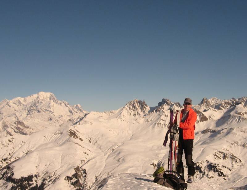 #8 Pointe de Riondet : Au sommet de la Pt de Riondet. En arrière plan à partir de la gauche : le Mt Blanc, l Pointe de Riondet : Au sommet de la Pt de Riondet. En arrière plan à partir de la gauche : le Mt Blanc, l'Aiguille de Gd Fond, La Brêche de Parozan, l'Aiguille de Presset et la Pierre à Menta