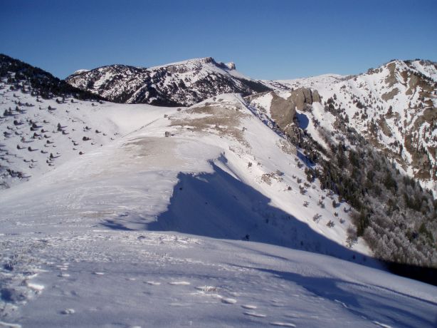 #1 Grande Lérié : Au delà de la crête, le vallon de Combeau et La Montagnette Grande Lérié : Au delà de la crête, le vallon de Combeau et La Montagnette