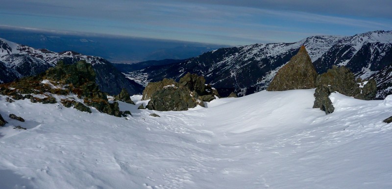 #3 Le rocher pointu : Le rocher pointu du topo (2302m).., étrange il devait être rond? Le rocher pointu : Le rocher pointu du topo (2302m).., étrange il devait être rond?
