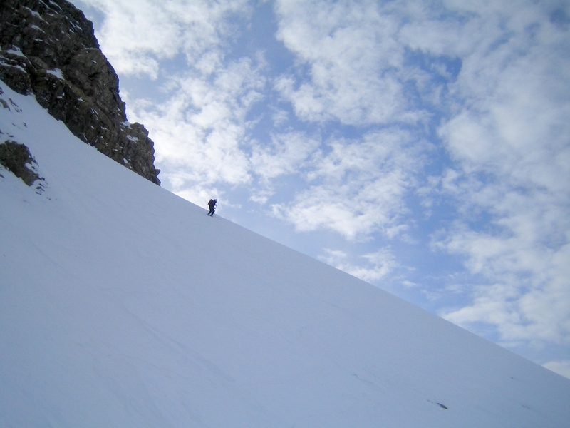 Dans la face : Dans ce passage un peu de jour blanc pour pimenter la descente ;o)