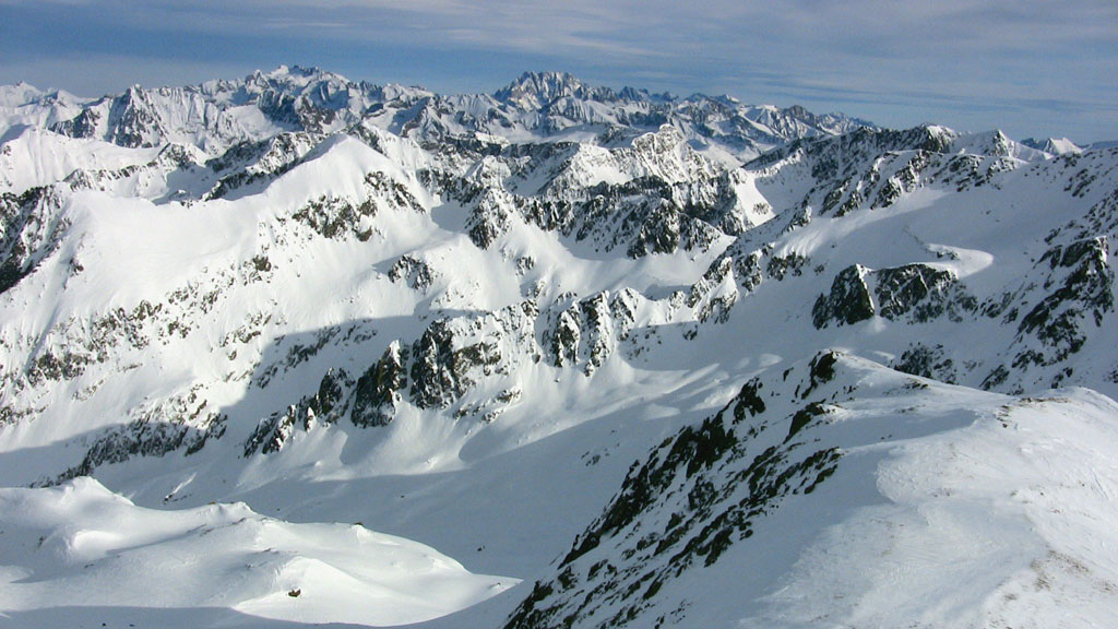 #7 Du Sommet, vue sur l Du Sommet, vue sur l'Italie : Le magnifique Vallon de San Bernolfo nous fait envie, pour un prochain objectif?
Au fond à gauche le Mt Matto, au centre l'Argentera.