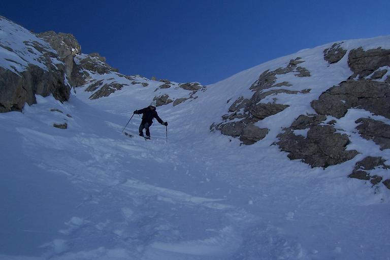 #5 Descente : Dans le couloir en S en haut de la face Descente : Dans le couloir en S en haut de la face