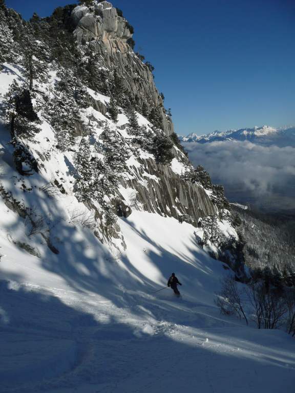 #5 Descente Ludique : D Descente Ludique : D'abord dans le vallon, puis dans la forêt, c'est là qu'on apprécie les skis.