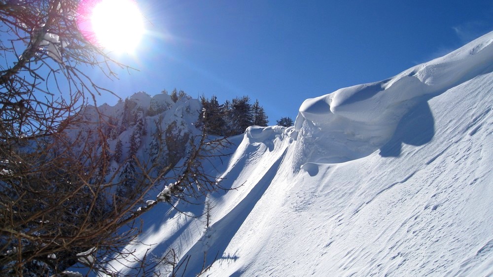 Crête de Chamechine : Enormes corniches