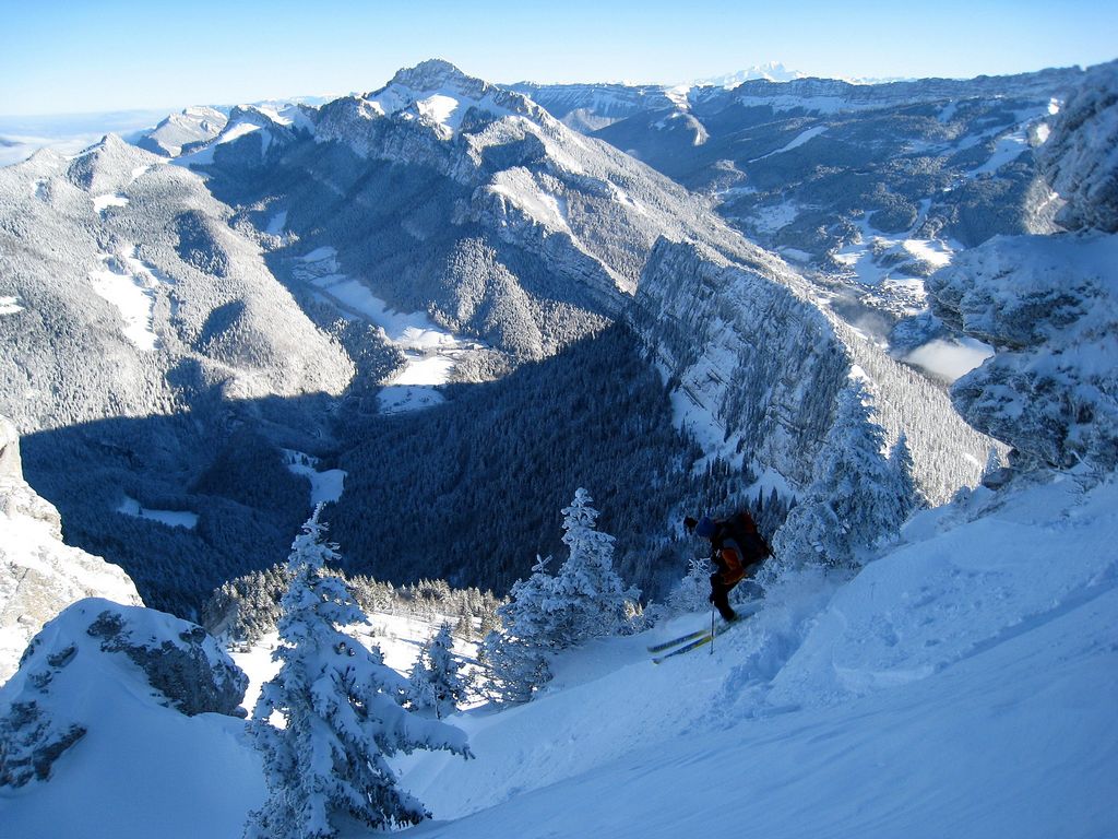 Couloir NO : Yann deflore le couloir NO vierge de traces