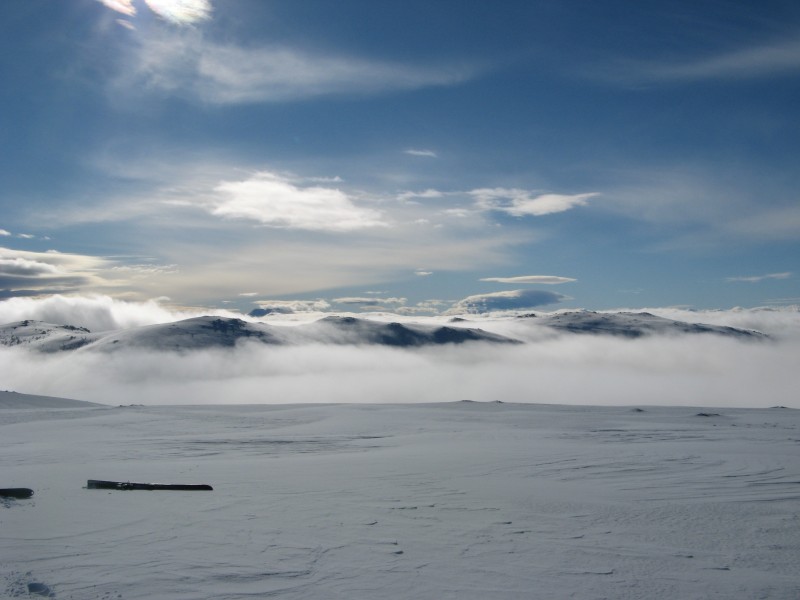 #3 San Ghjuvanni et Cuparchjata : La crête s San Ghjuvanni et Cuparchjata : La crête s'extirpe de la mer de nuage