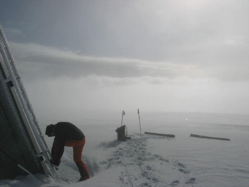 #1 Tarmini : Xavier refait ses lacets Tarmini : Xavier refait ses lacets