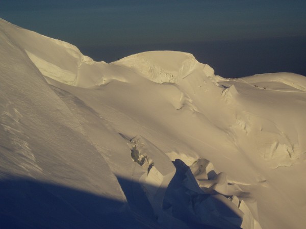 #8 Arête des Bosses : La "voie normale" ou voie "royale " depuis le refuge de l Arête des Bosses : La "voie normale" ou voie "royale " depuis le refuge de l'aiguille du Goûter est ouverte et empruntée par de nombreux alpinistes