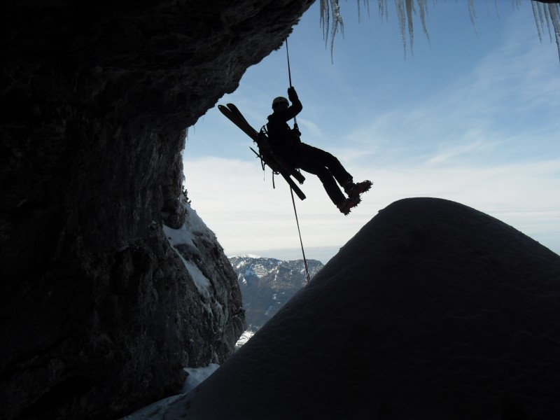 #9 Trou de la seinery : rappel suspendu vu du trou Trou de la seinery : rappel suspendu vu du trou