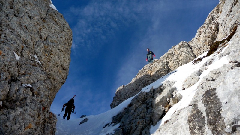 #5 Sortie : Très étroit en haut. Sortie : Très étroit en haut.