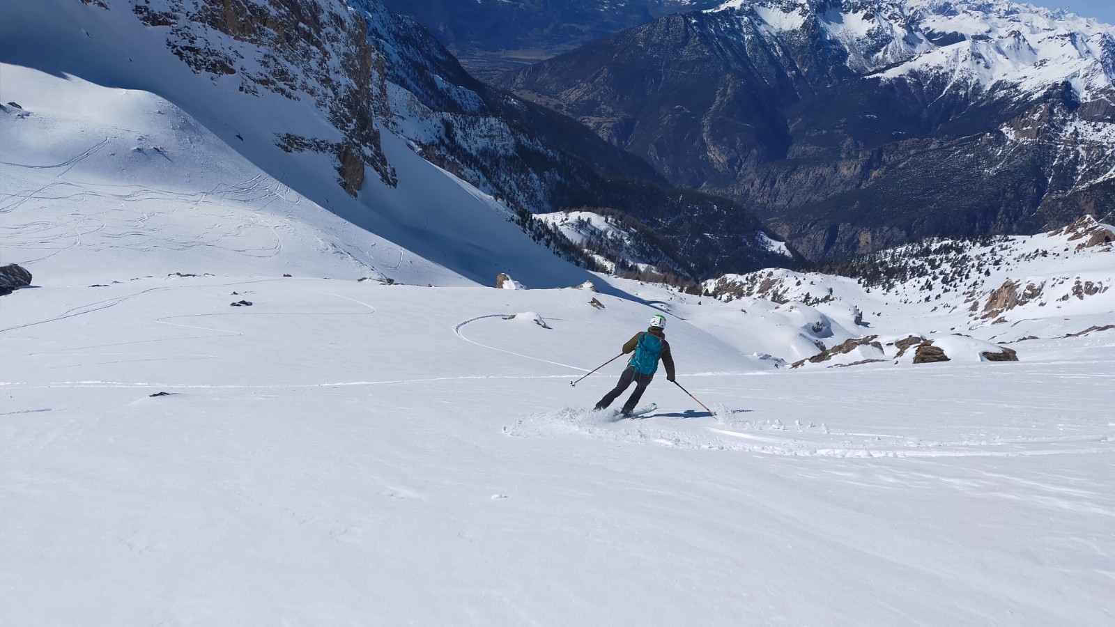  Et neige bien correcte facile à skier 