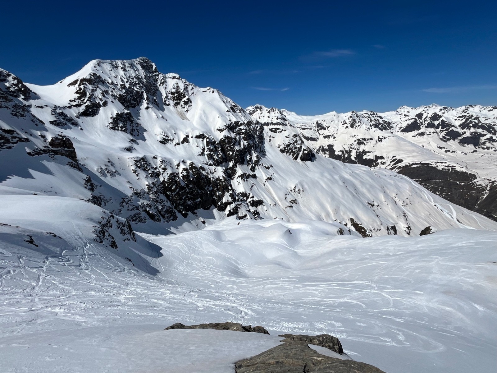 J2: moquette sur la partie basse du glacier supérieur du Vallonnet 