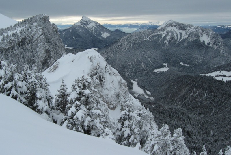 #9 Petit Som : Chartreuse Sud depuis le sommet : Chamechaude Petit Som : Chartreuse Sud depuis le sommet : Chamechaude