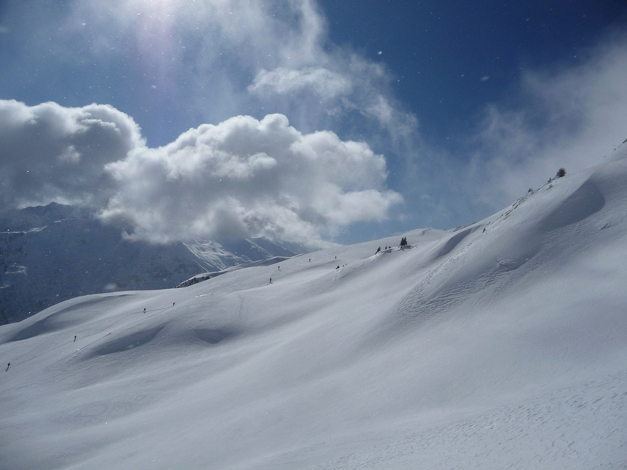 Un groupe : en direction de La Thuile