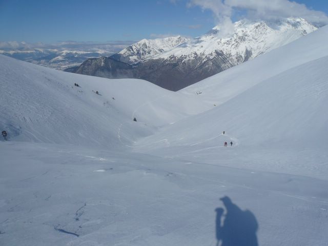 #3 côte Rouge : Vallon que nous avons pris pour monté au col de Nodry, pour rester à l côte Rouge : Vallon que nous avons pris pour monté au col de Nodry, pour rester à l' abrit du vent