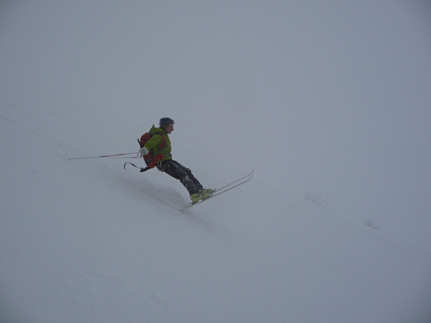 #10 Skier la coûtée, c Skier la coûtée, c'est facile: : Il suffit de s'assoir à l'arrière. Démo par Yann