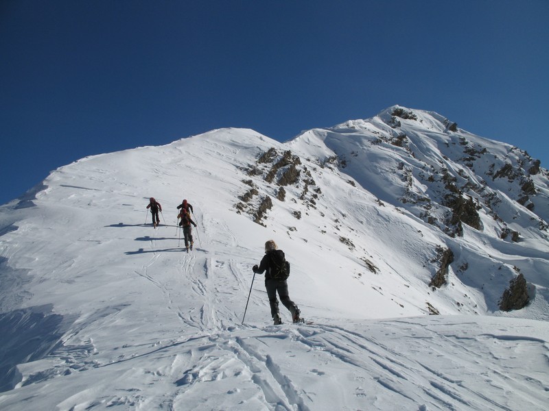 #2 Crête direction de La Fourche : le coté Sud est trés "gazeux" Crête direction de La Fourche : le coté Sud est trés "gazeux"