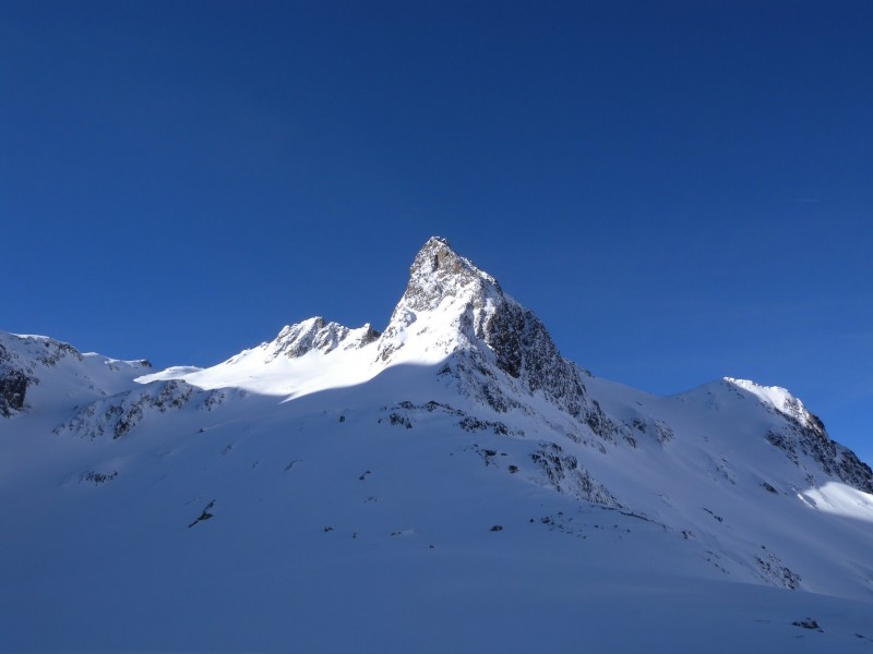 #2 Un pic, des cols, des vallons : C Un pic, des cols, des vallons : C'est pour voir ça qu'on va là-haut