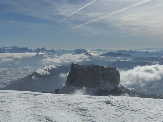 #4 Belle vue sur le Mont Aiguille depuis le sommet Belle vue sur le Mont Aiguille depuis le sommet