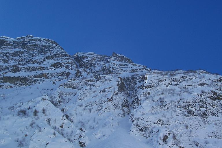 #1 Apercu : la faille vue du bas de bon matin Apercu : la faille vue du bas de bon matin