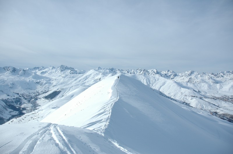#5 Fred sur la crête... : ...et Belledonne au fond...le beau temps s Fred sur la crête... : ...et Belledonne au fond...le beau temps s'en va ! - Mont Charvin