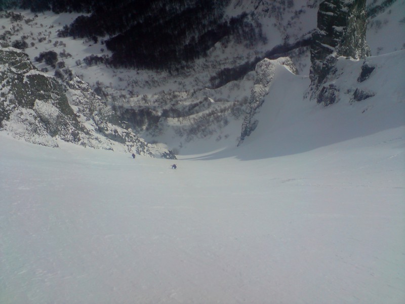 #1 Moine : Christophe et Sylvain en plein dans le Moine, au niveau où la neige s Moine : Christophe et Sylvain en plein dans le Moine, au niveau où la neige s'averra excellente et ou Christophe a skié comme un dieu !