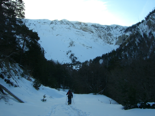 Toussière Face Nord Ouest : La face est maintenant bien en vue.