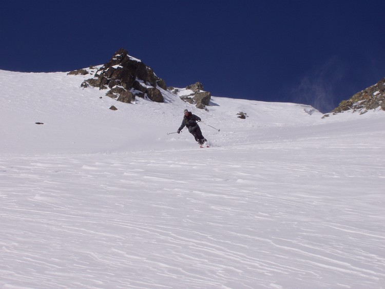 #6 Descente : Christophe dans le haut du vallon, pas de traces! Descente : Christophe dans le haut du vallon, pas de traces!