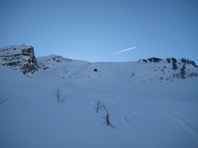 #5 Versant Nord : On part de la crête à droite des rochers. Versant Nord : On part de la crête à droite des rochers.