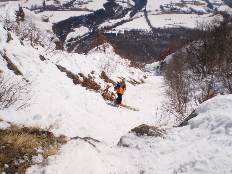 #4 Petit saut dans le tobogan : Après le petit saut dans le tobogan de neige, avent d Petit saut dans le tobogan : Après le petit saut dans le tobogan de neige, avent d'accéder à la rampe, à gauche.