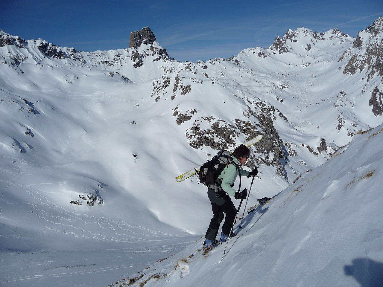 #10 Sur l Sur l'arête W du Mont Rosset : troisième montée du jour, crampons aux pieds