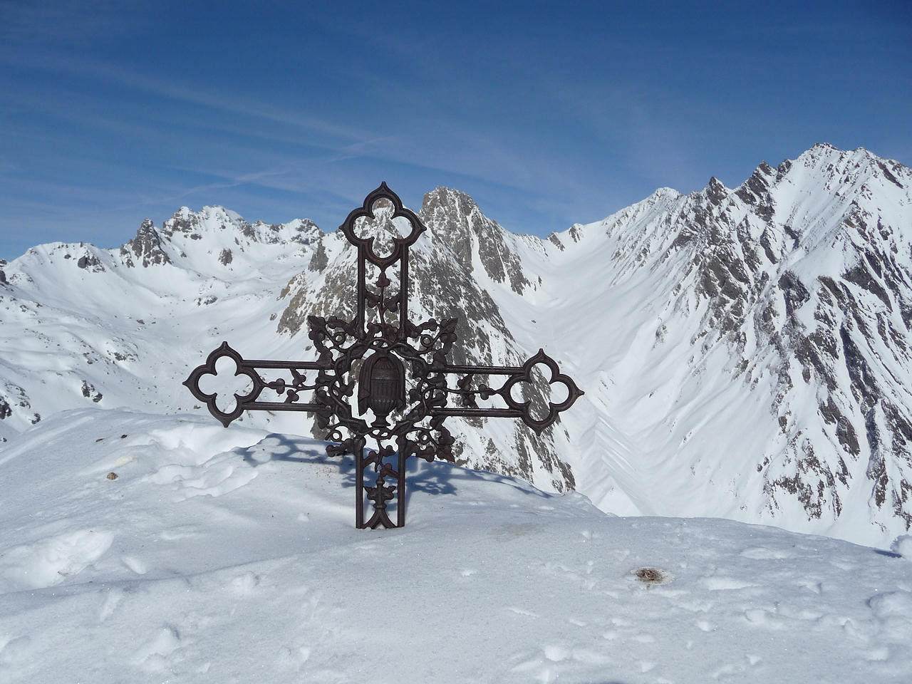 #11 Rosset sommet E 2448 m : La Croix du sommet. Rosset sommet E 2448 m : La Croix du sommet.