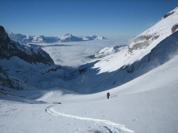 #1 Le vallon de Bossetan : L Le vallon de Bossetan : L'arrivée au col de Bossetan pour Claire et Isa