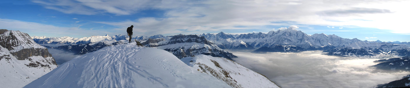Les Quatre Têtes : Vue Panoramique de la pointe d'Areu au Mt Blanc.