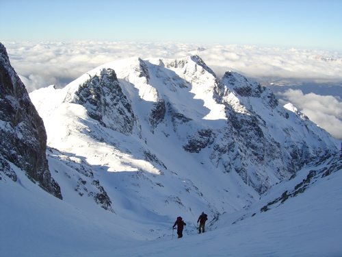 #2 Sous le Col de la Pierre : Il fait bien froid en versant nord. Sous le Col de la Pierre : Il fait bien froid en versant nord.