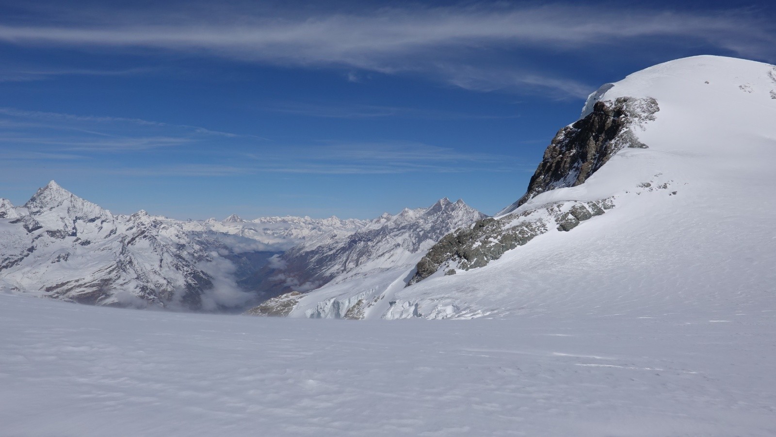 #4 Panorama sur le Breithorn Ă droite et le Weisshorn sur la gauche Panorama sur le Breithorn Ă droite et le Weisshorn sur la gauche