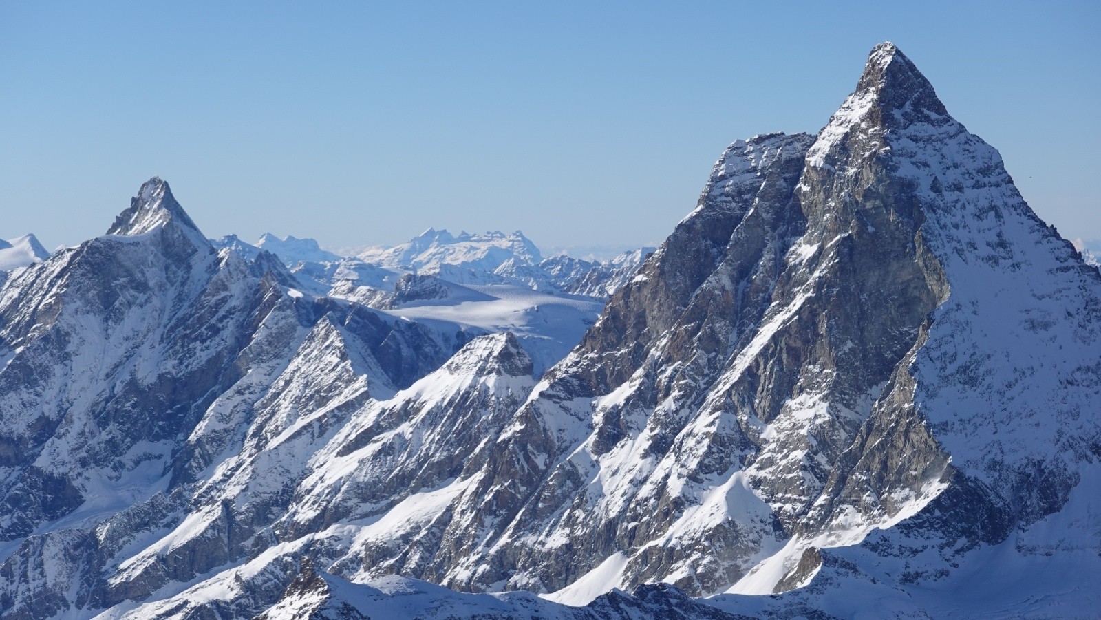 #12 Panorama au téléobjectif sur la Dent d Panorama au téléobjectif sur la Dent d'Hérens et le Cervin