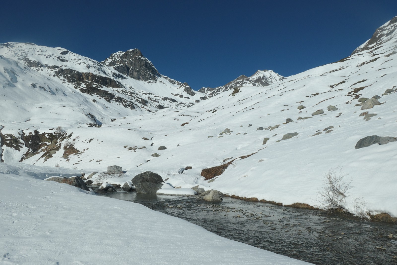 #18 Replat à 2050m côté Italie Replat à 2050m côté Italie